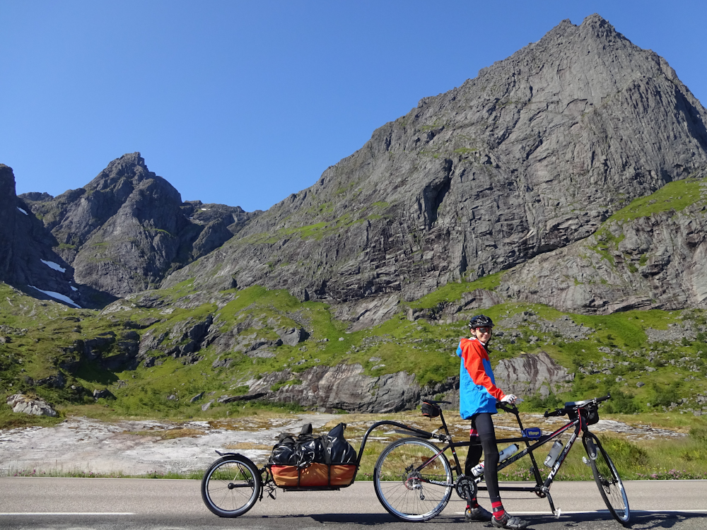 Hohe Berge auf dem Weg nach Kilan.
