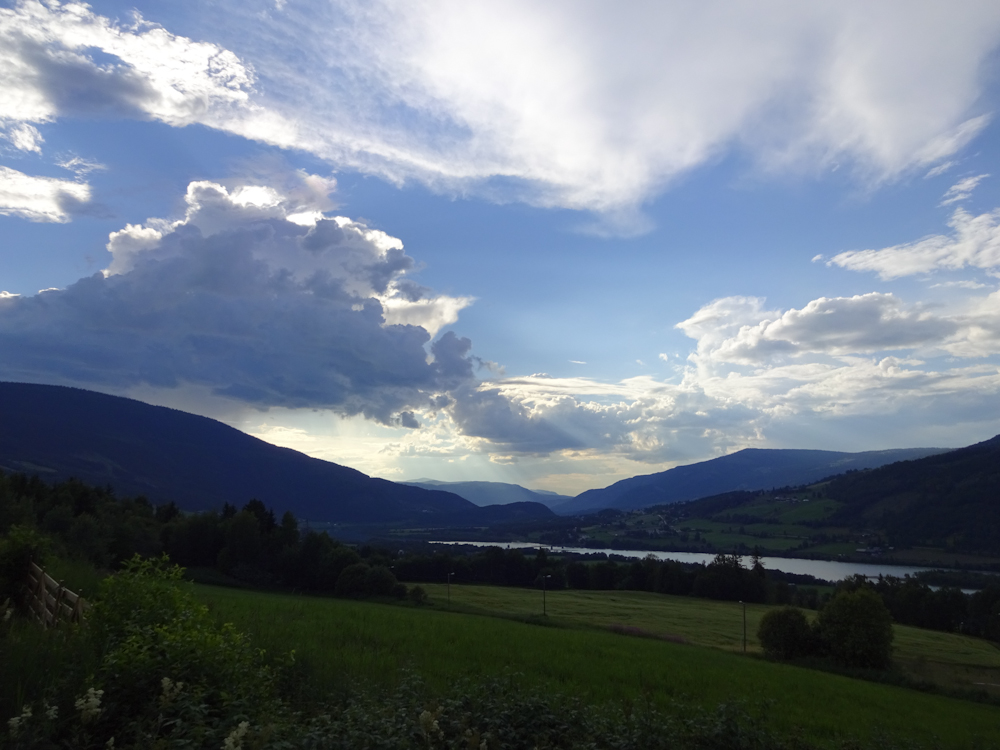 Große Wolken über dem Gudbrandstal – aber kein Regen.